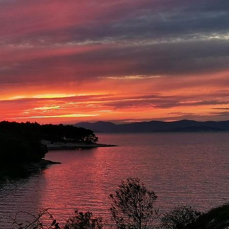 Sunset By The Sea Apartment Splitska Exterior photo
